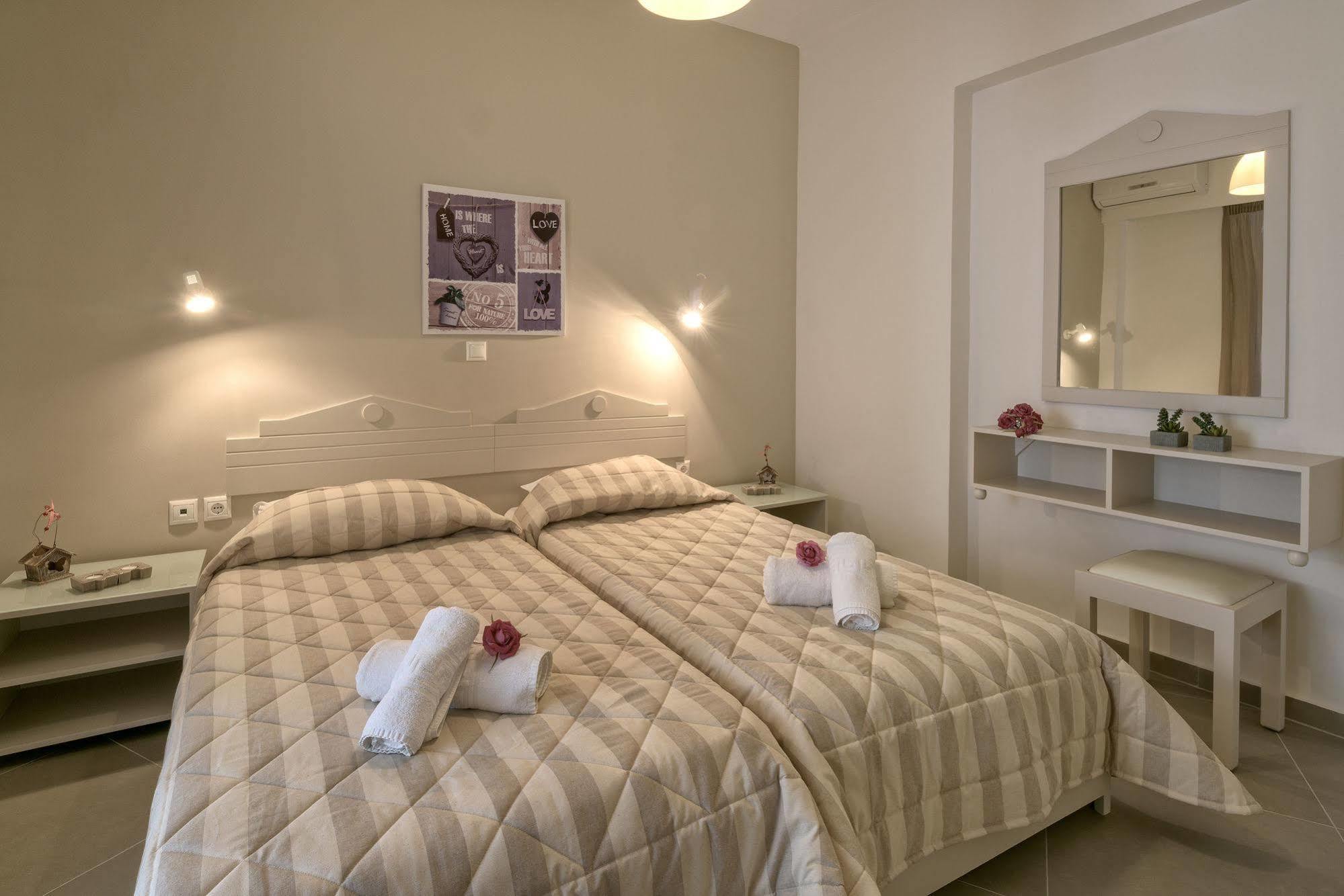 Aloe Apartments Rethymno  ภายนอก รูปภาพ
